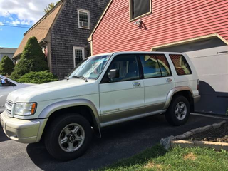 Illustration for article titled Are There Any Isuzu Trooper Opponauts?